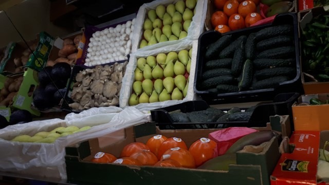 Peras, caquis, setas y champiniones