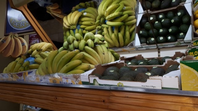 Platanos y aguacates